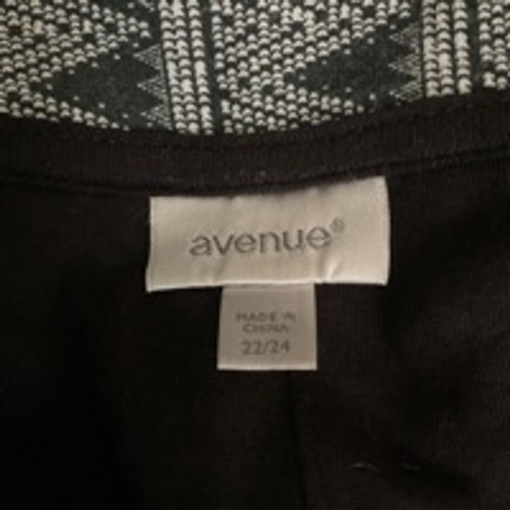 Avenue Black & White Geometric Print Kimono Cardigan with fringe hem Size 22/24 - Picture 7 of 11